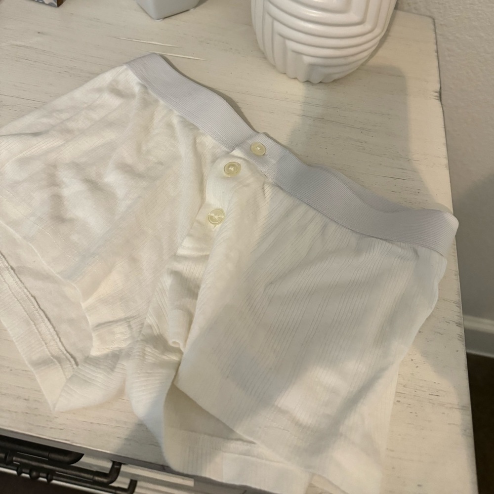 brandy melville shorts!!!